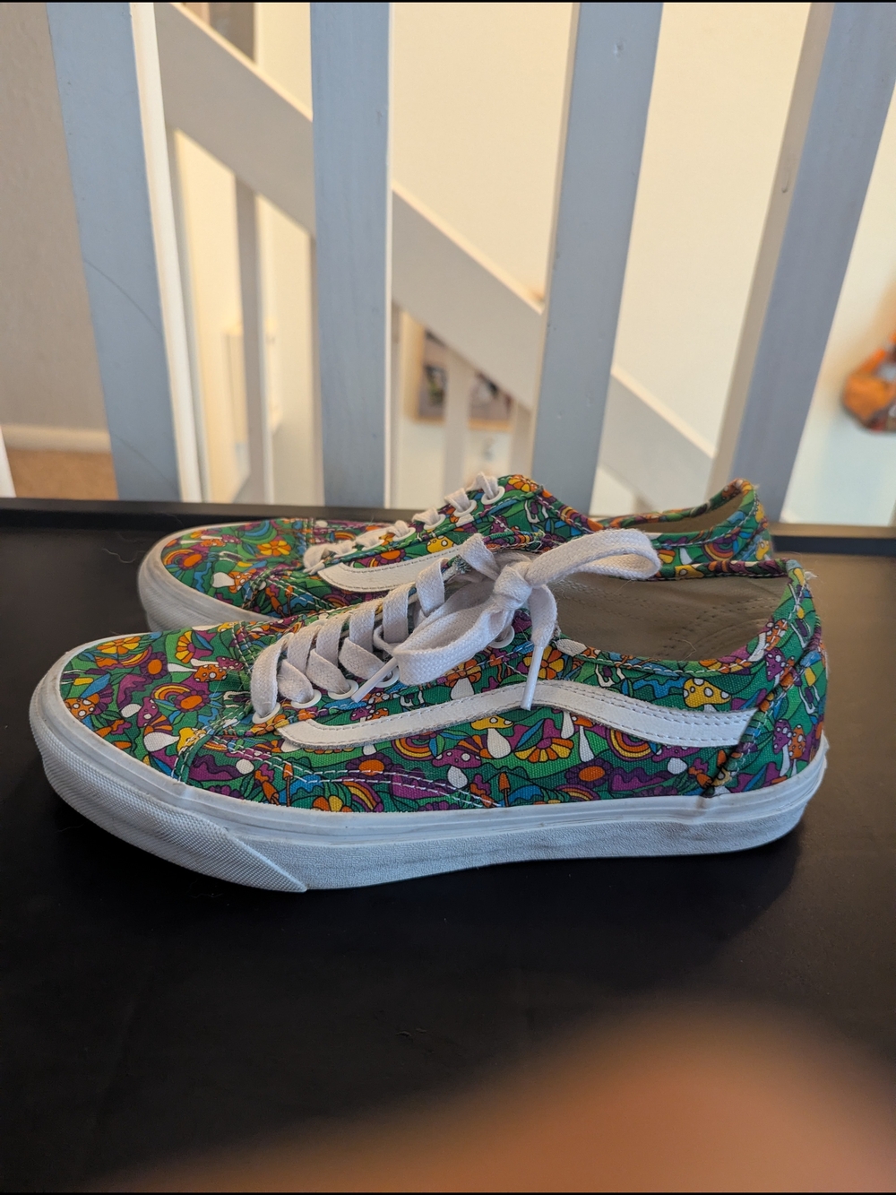 Psychedelic Mushroom Low-Top Vans - Picture 3 of 5